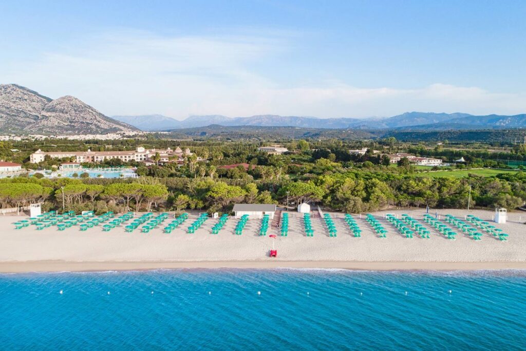 vista-aerea-spiaggia-del-club-hotel-marina-beach-1200x800