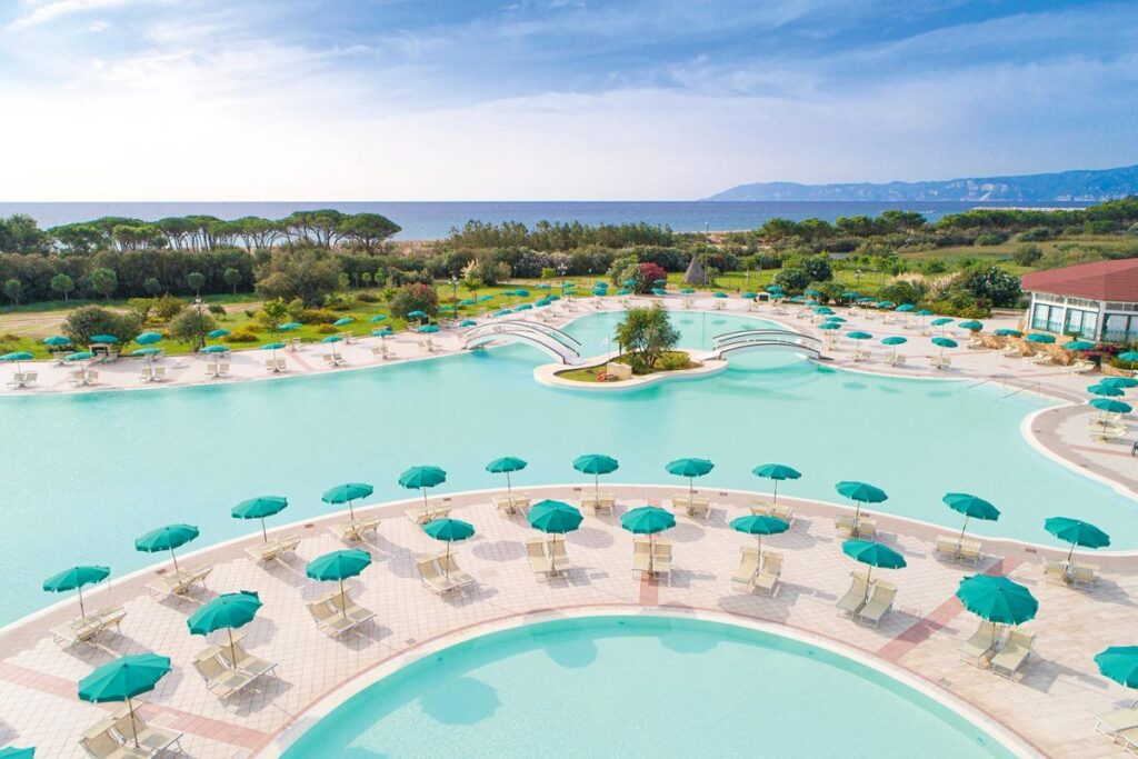 vista-panoramica-piscine-hotel-marina-beach-1200x800